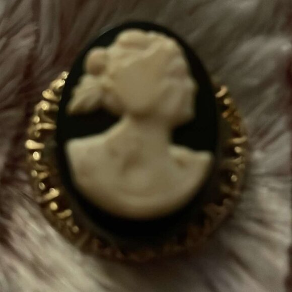Cameo brooch - Picture 1 of 2